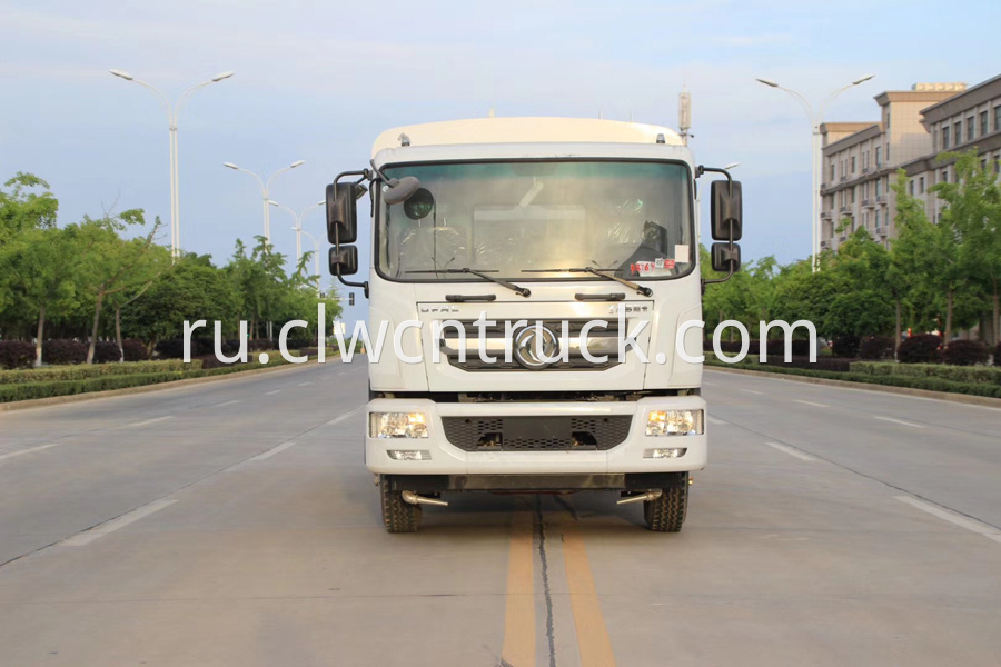 DFAC truck with spraying machine